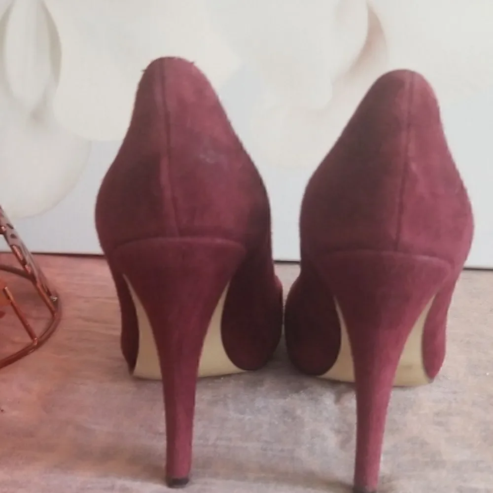 Guess by Marciano Purple Suede Pumps, sz 5 1/2,EUC
